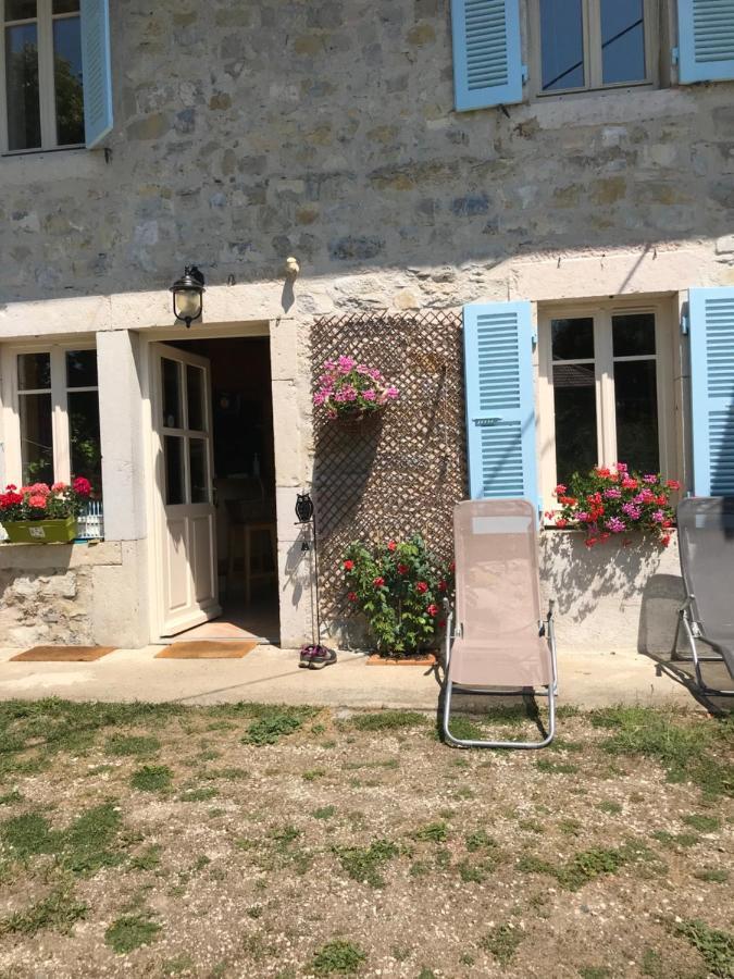 Chambres D'Hotes Des Deux Lacs Ceyzerieu Exteriér fotografie