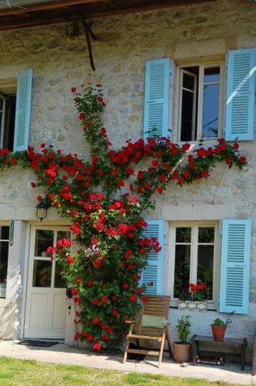 Chambres D'Hotes Des Deux Lacs Ceyzerieu Exteriér fotografie